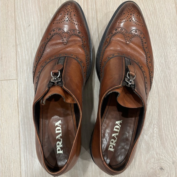 Prada Runway Lug-Sole Zip Wing-Tip, Brown.
Size Used like new
13 - Picture 1 of 5